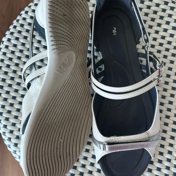 Zara Chic White and Silver Sandals - Picture 5 of 6